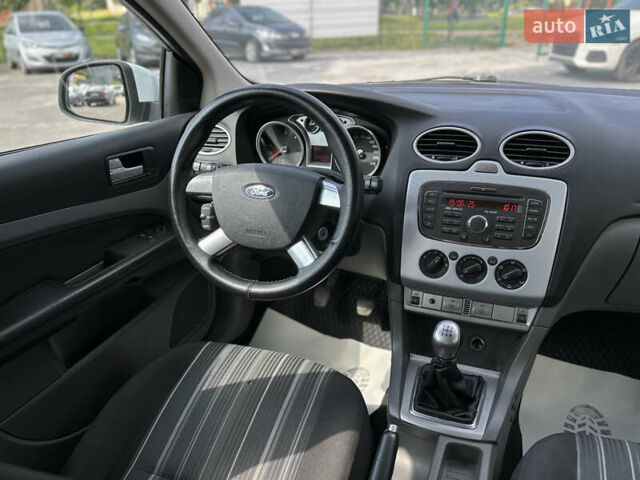 Білий Форд Фокус, об'ємом двигуна 1.56 л та пробігом 311 тис. км за 4700 $, фото 35 на Automoto.ua