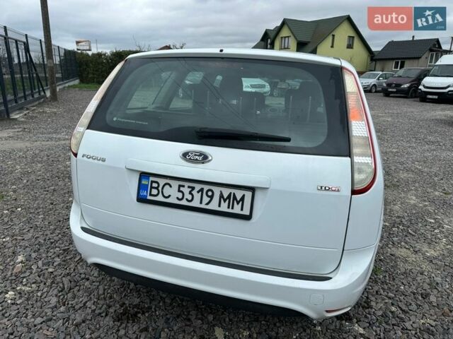 Білий Форд Фокус, об'ємом двигуна 1.6 л та пробігом 294 тис. км за 5200 $, фото 7 на Automoto.ua