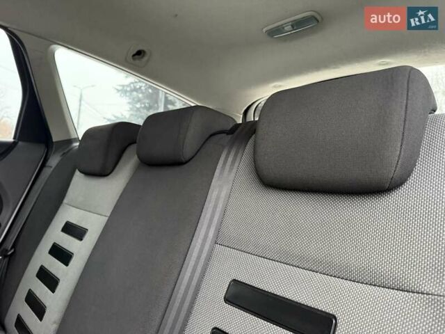 Білий Форд Фокус, об'ємом двигуна 2 л та пробігом 280 тис. км за 5450 $, фото 38 на Automoto.ua