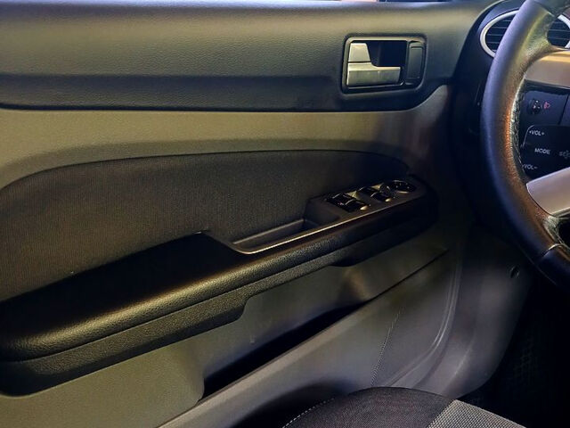 Белый Форд Фокус, объемом двигателя 1.8 л и пробегом 201 тыс. км за 4850 $, фото 8 на Automoto.ua