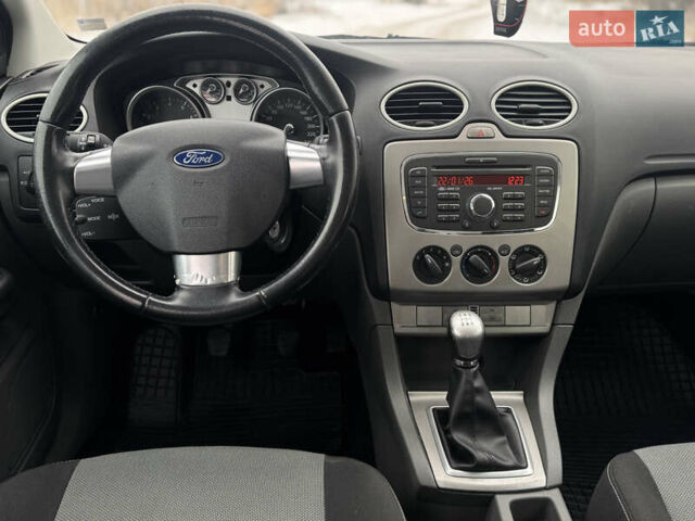 Белый Форд Фокус, объемом двигателя 1.6 л и пробегом 208 тыс. км за 6200 $, фото 30 на Automoto.ua