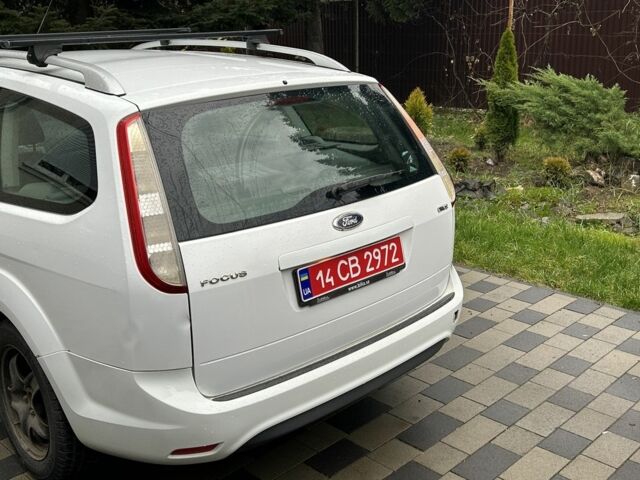 Белый Форд Фокус, объемом двигателя 1.6 л и пробегом 200 тыс. км за 1999 $, фото 5 на Automoto.ua
