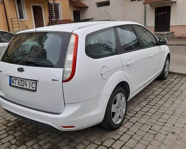 Белый Форд Фокус, объемом двигателя 1.56 л и пробегом 250 тыс. км за 6200 $, фото 3 на Automoto.ua