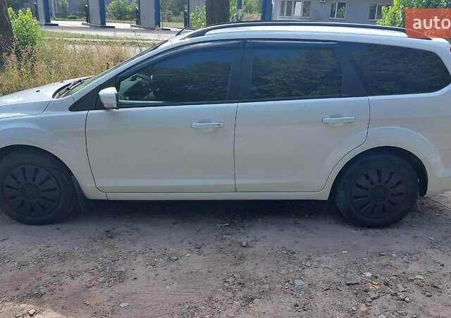 Белый Форд Фокус, объемом двигателя 0 л и пробегом 251 тыс. км за 5900 $, фото 9 на Automoto.ua