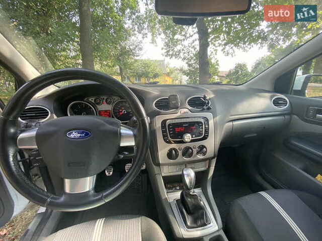 Белый Форд Фокус, объемом двигателя 1.6 л и пробегом 240 тыс. км за 6300 $, фото 4 на Automoto.ua