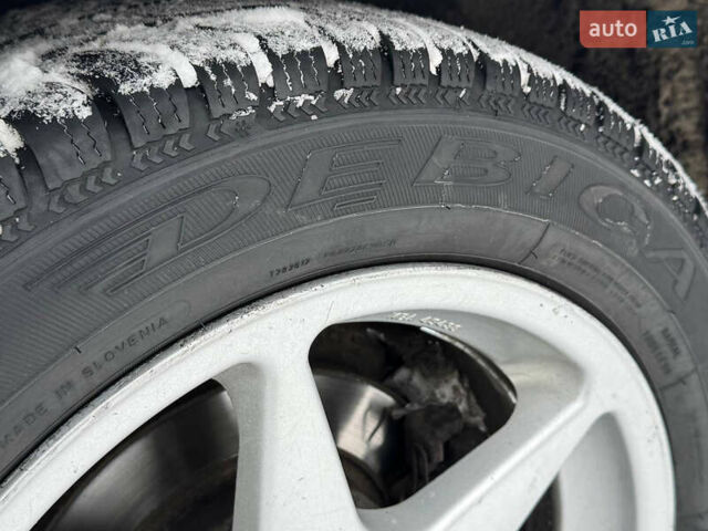 Білий Форд Фокус, об'ємом двигуна 1.6 л та пробігом 245 тис. км за 6390 $, фото 65 на Automoto.ua