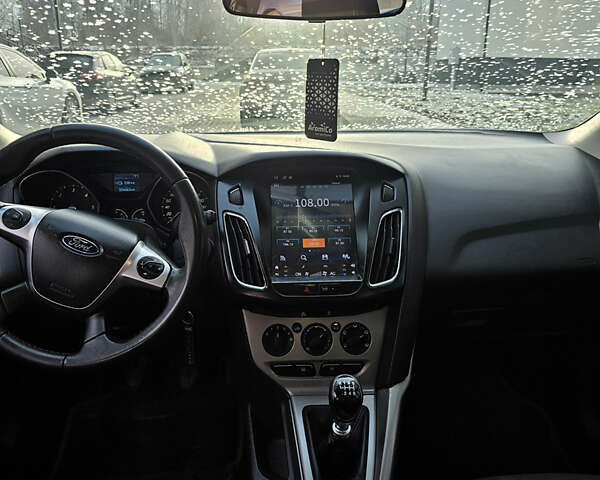 Белый Форд Фокус, объемом двигателя 1.56 л и пробегом 300 тыс. км за 5100 $, фото 8 на Automoto.ua