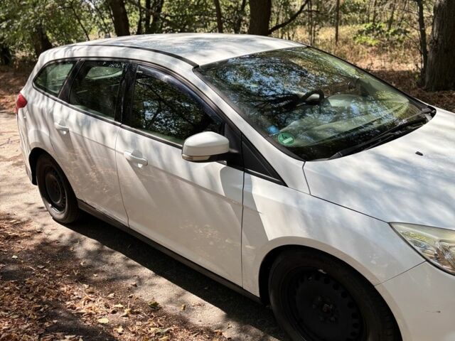 Білий Форд Фокус, об'ємом двигуна 2 л та пробігом 301 тис. км за 6008 $, фото 2 на Automoto.ua