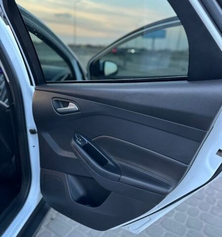 Белый Форд Фокус, объемом двигателя 1.56 л и пробегом 240 тыс. км за 7200 $, фото 14 на Automoto.ua