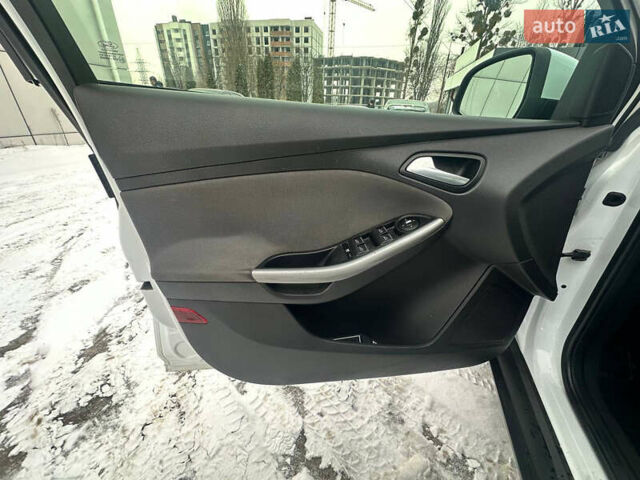 Белый Форд Фокус, объемом двигателя 1.6 л и пробегом 218 тыс. км за 6500 $, фото 21 на Automoto.ua