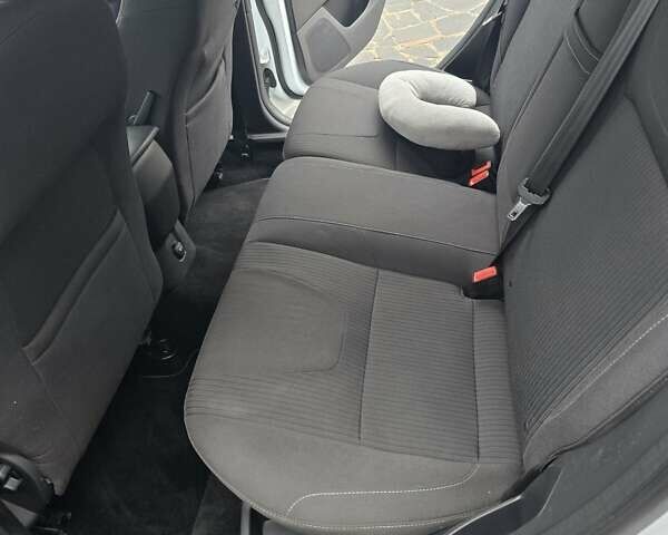 Белый Форд Фокус, объемом двигателя 1.6 л и пробегом 228 тыс. км за 8000 $, фото 12 на Automoto.ua