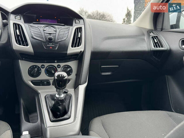 Белый Форд Фокус, объемом двигателя 1.6 л и пробегом 240 тыс. км за 6490 $, фото 61 на Automoto.ua