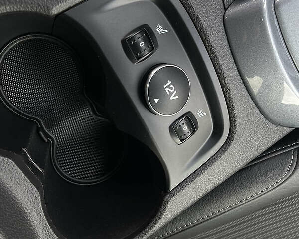 Белый Форд Фокус, объемом двигателя 2 л и пробегом 250 тыс. км за 9800 $, фото 24 на Automoto.ua