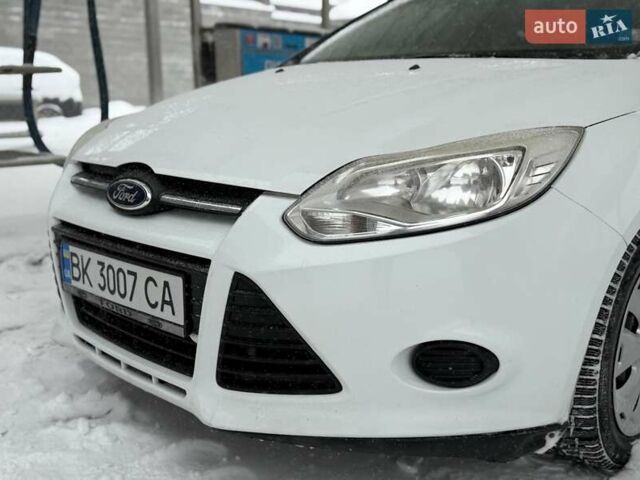 Білий Форд Фокус, об'ємом двигуна 1.56 л та пробігом 220 тис. км за 6350 $, фото 3 на Automoto.ua