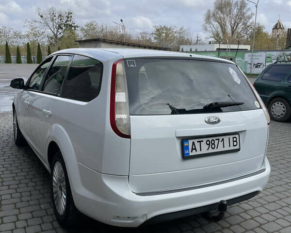 Белый Форд Фокус, объемом двигателя 1.56 л и пробегом 409 тыс. км за 5100 $, фото 5 на Automoto.ua