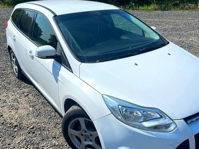 Білий Форд Фокус, об'ємом двигуна 1.6 л та пробігом 243 тис. км за 7800 $, фото 3 на Automoto.ua