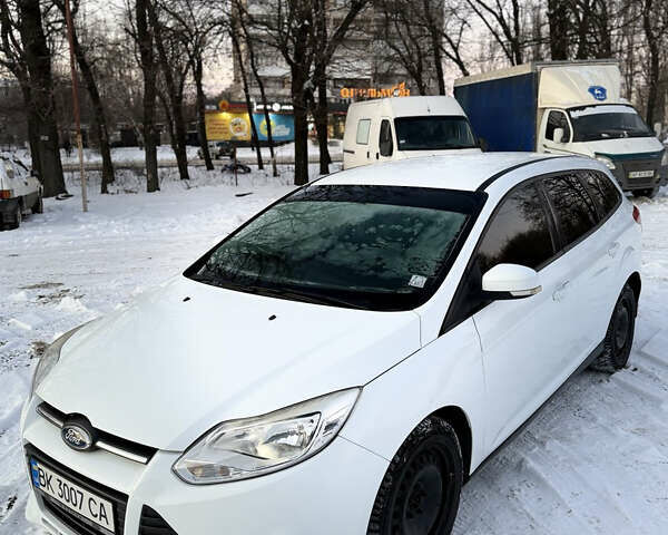 Білий Форд Фокус, об'ємом двигуна 1.56 л та пробігом 223 тис. км за 7200 $, фото 1 на Automoto.ua