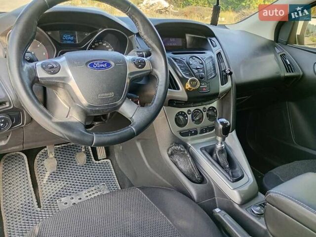 Белый Форд Фокус, объемом двигателя 1.6 л и пробегом 222 тыс. км за 6000 $, фото 3 на Automoto.ua
