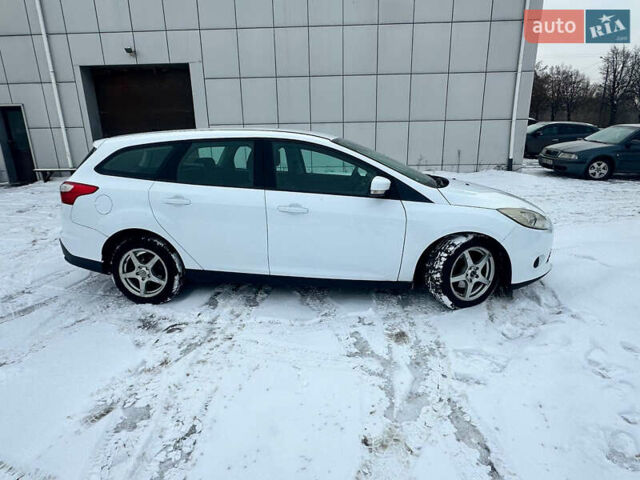 Белый Форд Фокус, объемом двигателя 1.6 л и пробегом 218 тыс. км за 6500 $, фото 4 на Automoto.ua