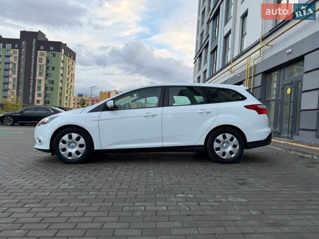 Белый Форд Фокус, объемом двигателя 1.56 л и пробегом 300 тыс. км за 5700 $, фото 7 на Automoto.ua