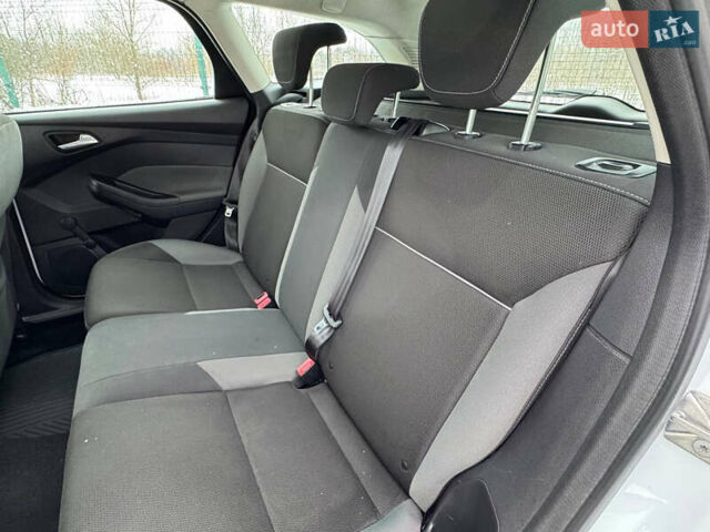 Белый Форд Фокус, объемом двигателя 1.6 л и пробегом 240 тыс. км за 6490 $, фото 47 на Automoto.ua