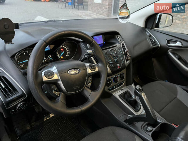 Белый Форд Фокус, объемом двигателя 1.56 л и пробегом 257 тыс. км за 5100 $, фото 45 на Automoto.ua