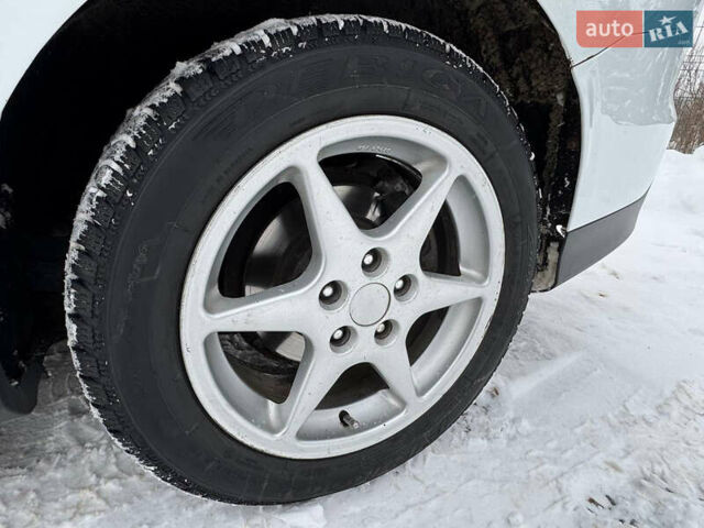 Белый Форд Фокус, объемом двигателя 1.6 л и пробегом 240 тыс. км за 6490 $, фото 64 на Automoto.ua