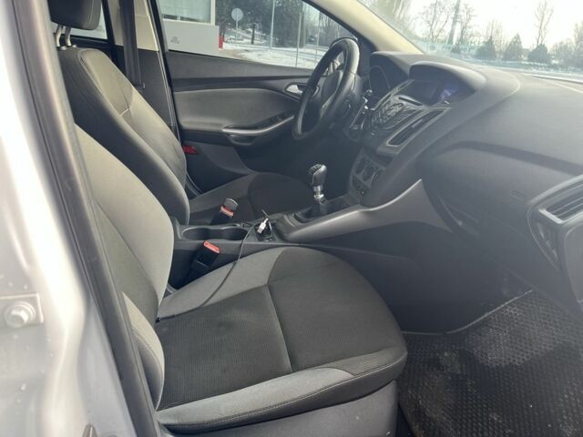 Белый Форд Фокус, объемом двигателя 1.6 л и пробегом 270 тыс. км за 7222 $, фото 7 на Automoto.ua