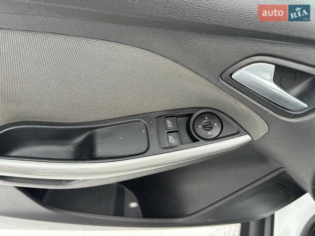 Белый Форд Фокус, объемом двигателя 1.6 л и пробегом 240 тыс. км за 6490 $, фото 45 на Automoto.ua