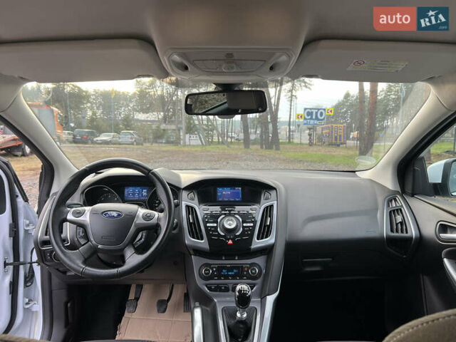 Білий Форд Фокус, об'ємом двигуна 1.6 л та пробігом 220 тис. км за 7950 $, фото 31 на Automoto.ua