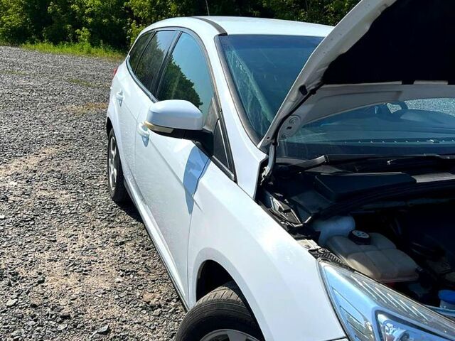 Білий Форд Фокус, об'ємом двигуна 1.6 л та пробігом 243 тис. км за 7800 $, фото 5 на Automoto.ua