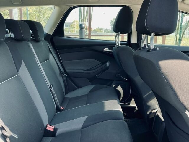 Белый Форд Фокус, объемом двигателя 1.6 л и пробегом 230 тыс. км за 5900 $, фото 6 на Automoto.ua