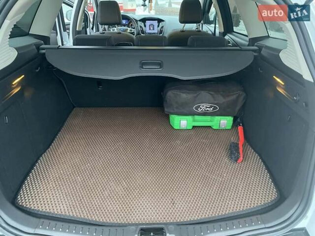 Белый Форд Фокус, объемом двигателя 1.56 л и пробегом 244 тыс. км за 7500 $, фото 8 на Automoto.ua