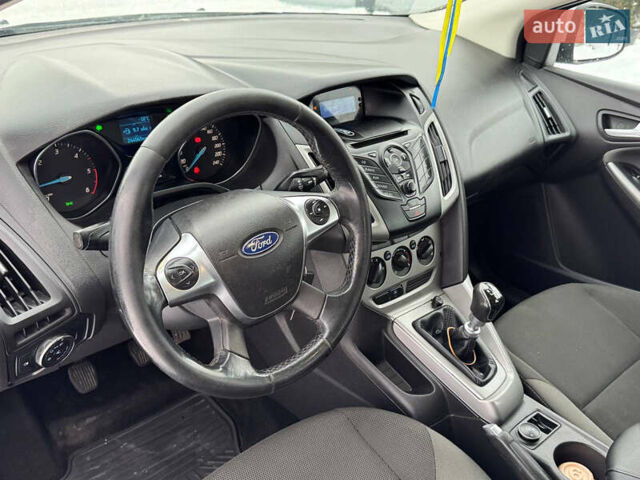 Білий Форд Фокус, об'ємом двигуна 1.6 л та пробігом 245 тис. км за 6390 $, фото 43 на Automoto.ua