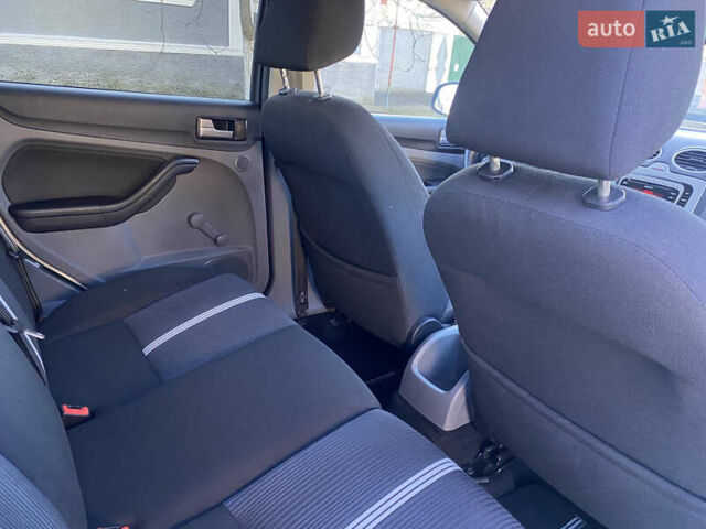 Белый Форд Фокус, объемом двигателя 1.6 л и пробегом 171 тыс. км за 6300 $, фото 15 на Automoto.ua