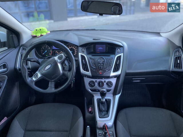 Белый Форд Фокус, объемом двигателя 1.6 л и пробегом 260 тыс. км за 7000 $, фото 8 на Automoto.ua