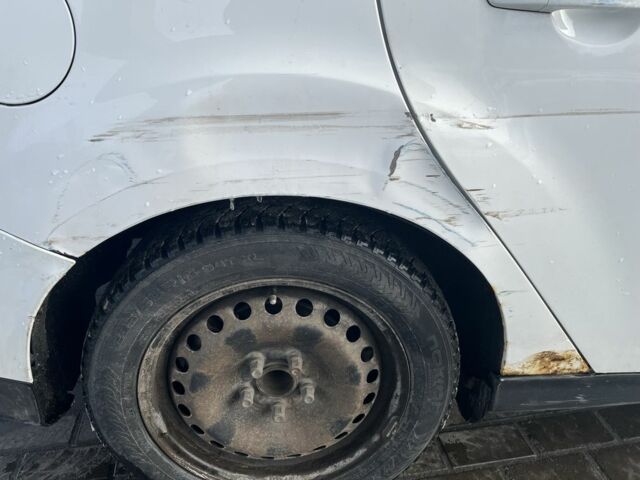 Белый Форд Фокус, объемом двигателя 1.6 л и пробегом 270 тыс. км за 7222 $, фото 4 на Automoto.ua