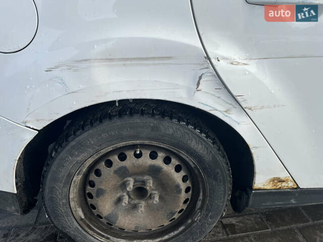 Білий Форд Фокус, об'ємом двигуна 1.6 л та пробігом 270 тис. км за 6200 $, фото 4 на Automoto.ua