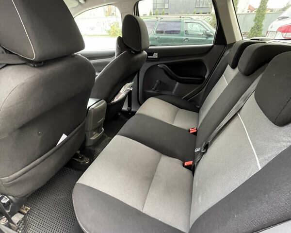 Белый Форд Фокус, объемом двигателя 1.56 л и пробегом 409 тыс. км за 5100 $, фото 7 на Automoto.ua