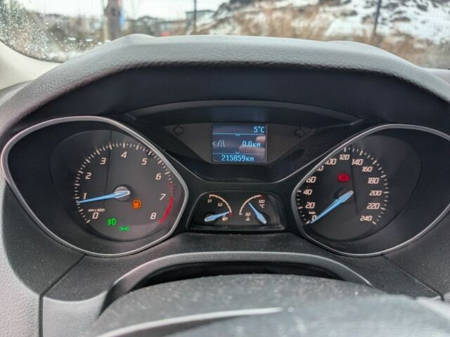 Білий Форд Фокус, об'ємом двигуна 1.6 л та пробігом 215 тис. км за 5450 $, фото 7 на Automoto.ua