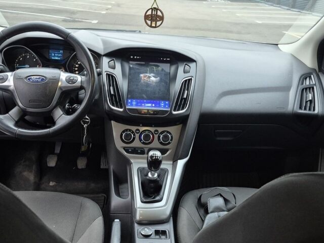 Білий Форд Фокус, об'ємом двигуна 1.6 л та пробігом 310 тис. км за 6500 $, фото 6 на Automoto.ua