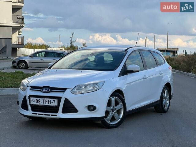 Белый Форд Фокус, объемом двигателя 1.6 л и пробегом 275 тыс. км за 5950 $, фото 3 на Automoto.ua