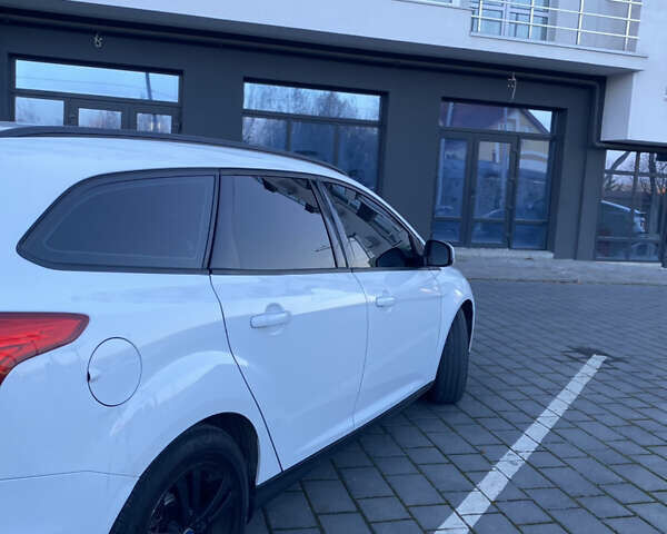 Белый Форд Фокус, объемом двигателя 1.6 л и пробегом 260 тыс. км за 7000 $, фото 7 на Automoto.ua