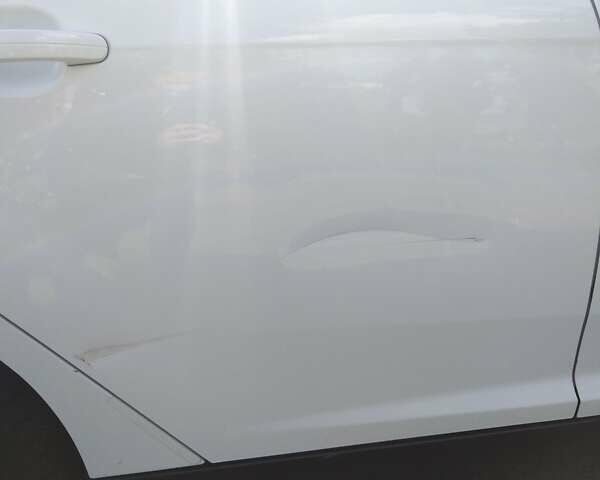 Білий Форд Фокус, об'ємом двигуна 1.59 л та пробігом 288 тис. км за 6001 $, фото 18 на Automoto.ua