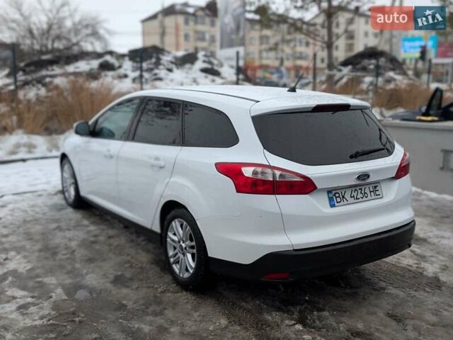 Белый Форд Фокус, объемом двигателя 1.6 л и пробегом 215 тыс. км за 5450 $, фото 3 на Automoto.ua
