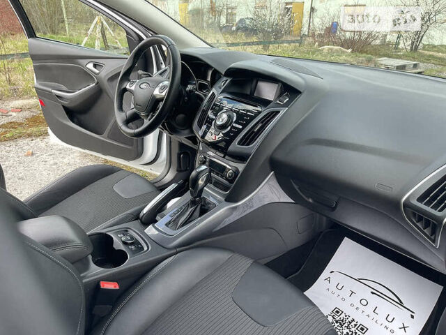 Белый Форд Фокус, объемом двигателя 2 л и пробегом 250 тыс. км за 9800 $, фото 19 на Automoto.ua