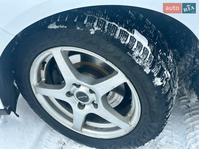 Белый Форд Фокус, объемом двигателя 1.6 л и пробегом 218 тыс. км за 6500 $, фото 19 на Automoto.ua
