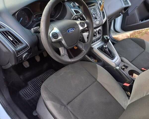 Білий Форд Фокус, об'ємом двигуна 1.6 л та пробігом 370 тис. км за 6600 $, фото 7 на Automoto.ua