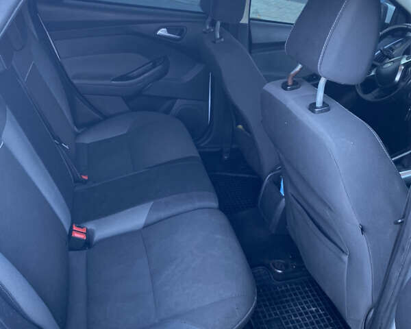 Белый Форд Фокус, объемом двигателя 1.6 л и пробегом 260 тыс. км за 7000 $, фото 9 на Automoto.ua