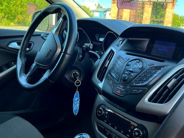 Білий Форд Фокус, об'ємом двигуна 1.6 л та пробігом 243 тис. км за 7800 $, фото 6 на Automoto.ua